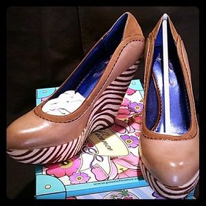 Poetic License Body Love Wedge